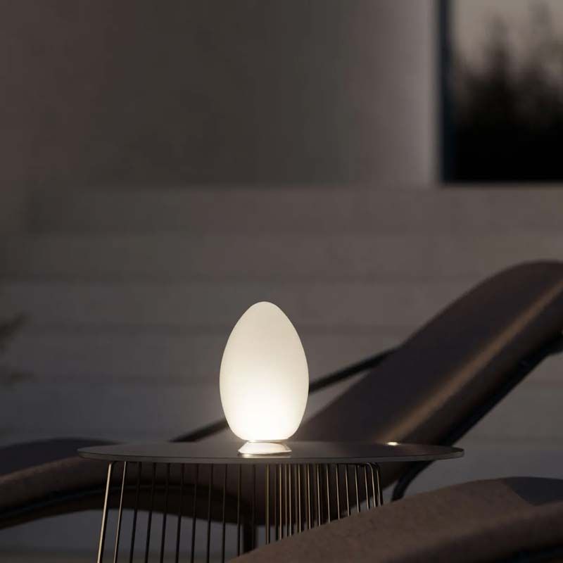 Lampe FontanaArte Uovo lampe de table sans fil