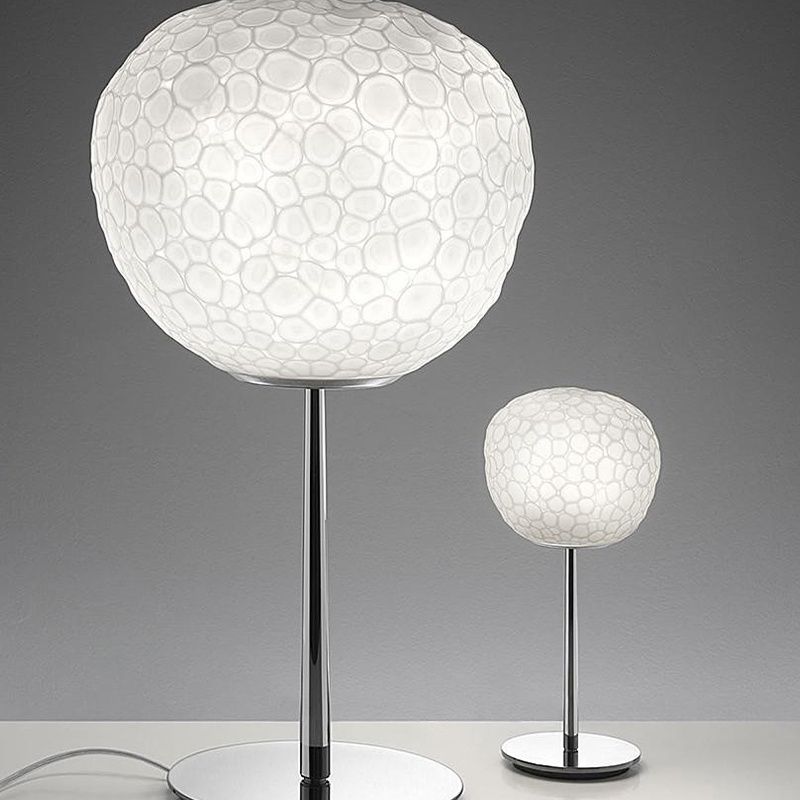 Lampada Meteorite lampada da tavolo con Stelo Artemide