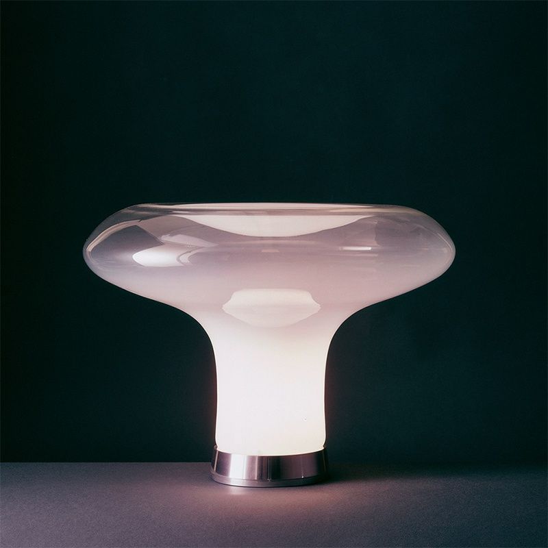 Lampe Artemide Lesbo table